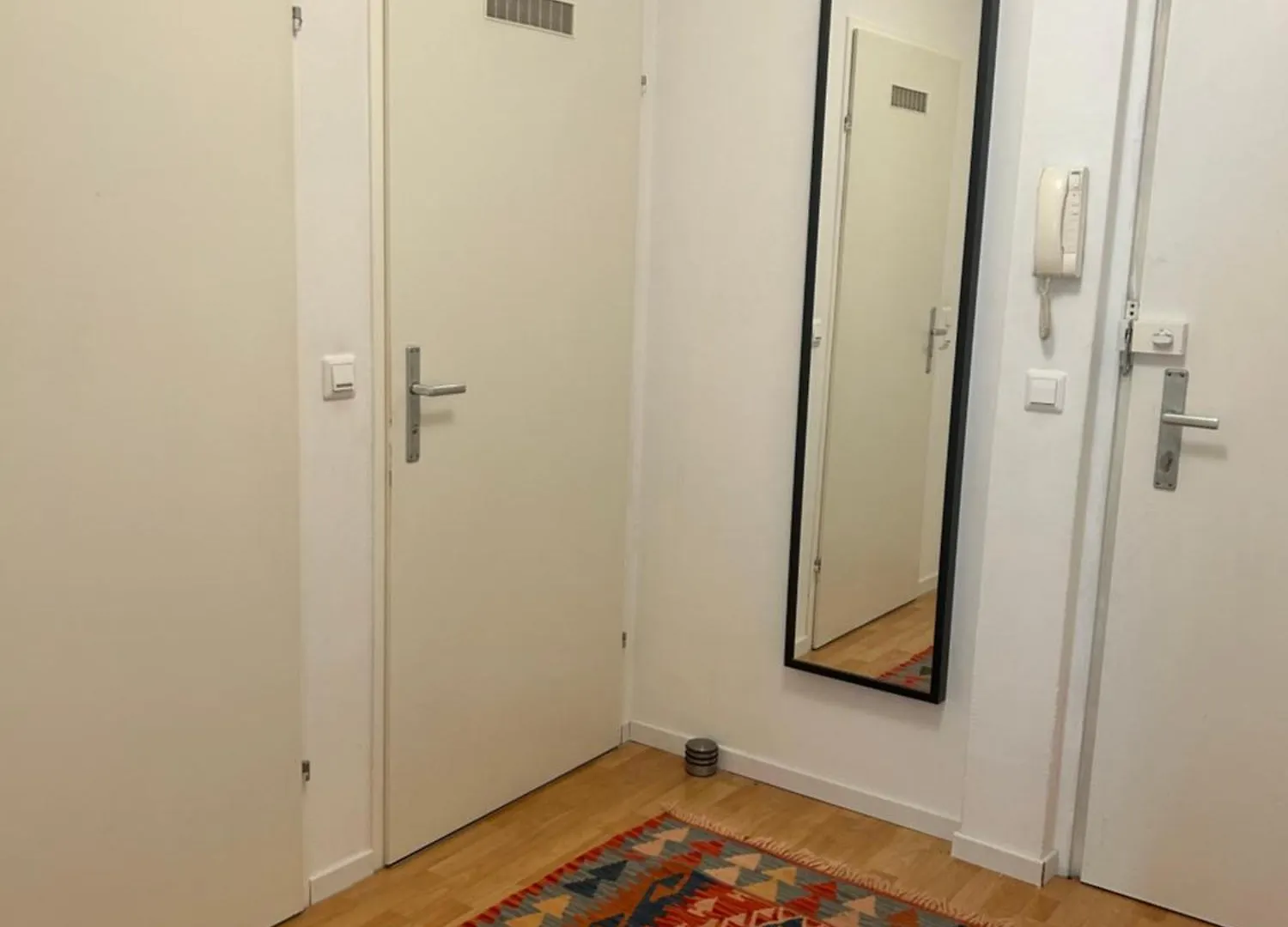 Apartment Mit Logia Und Kleinen Garten In Zentraler Lage 2 Vienna 0*,  Austria